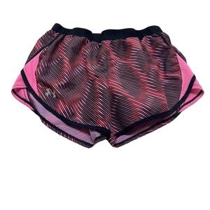 Shorts - Under Armour - Size Medium- EUC BOX38